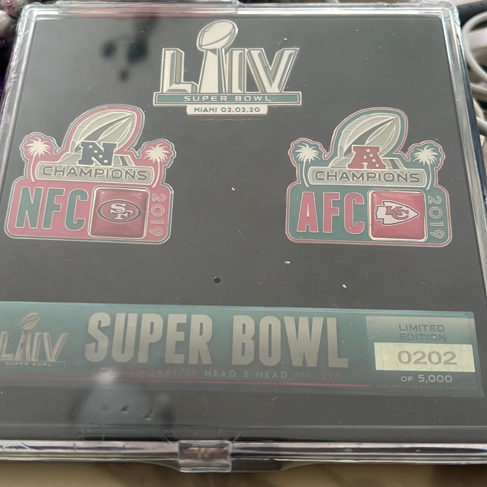 LIV Super Bowl 2020 limited head to head pin #0202 out of 5,000